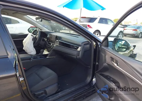 2025 Toyota Camry Le z USA, uszkodzony, nr VIN 4T1DAACKXSU500935